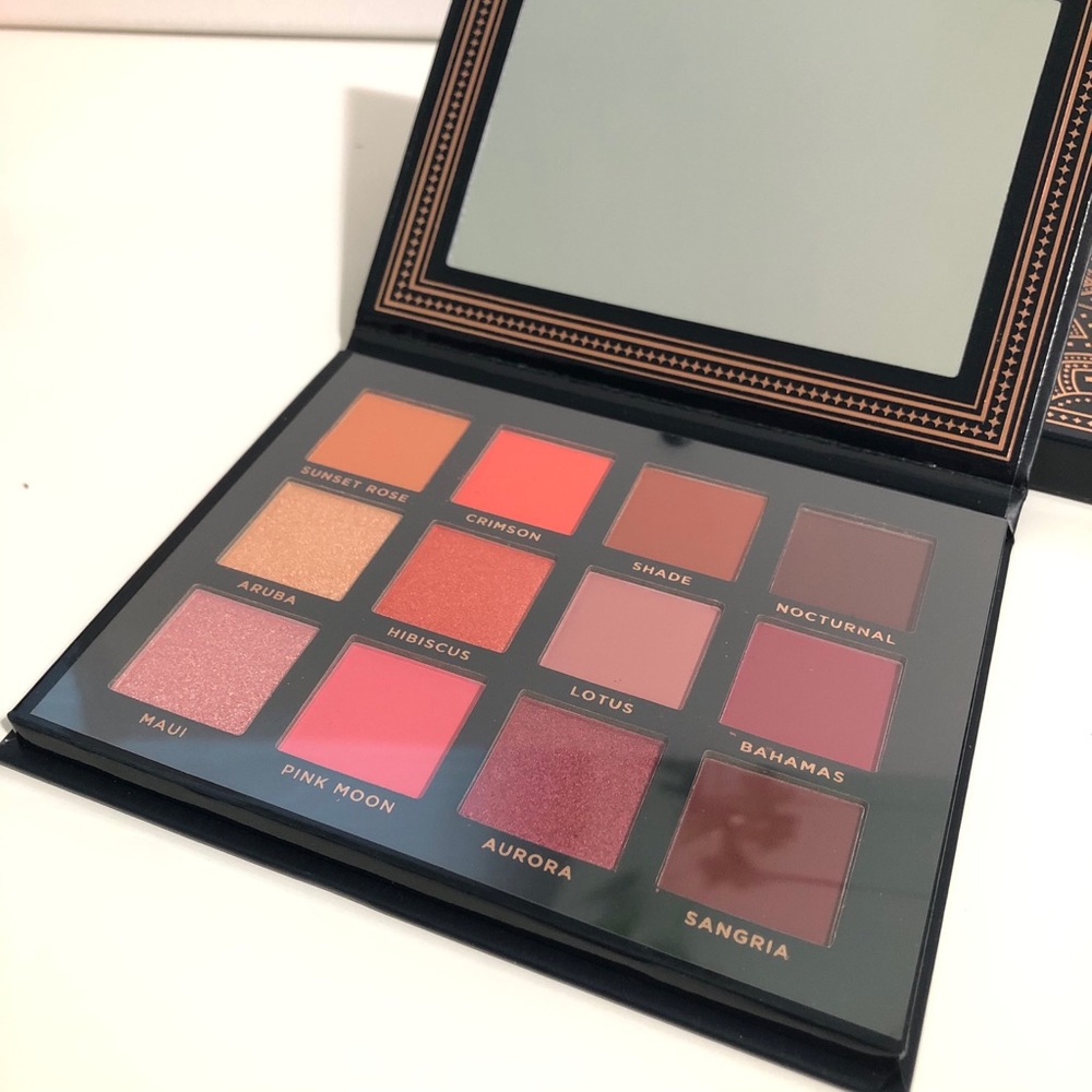 Ace Beaute Eyeshadow Palette
